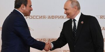بوتين يشيد بدور السيسي
